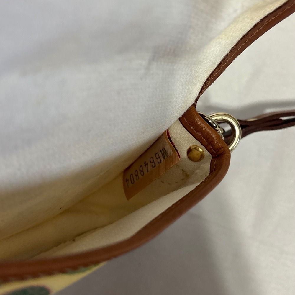 DOONEY & BOURKE adorable wristlet with logo design and brown leather detailing - Picture 9 of 13
